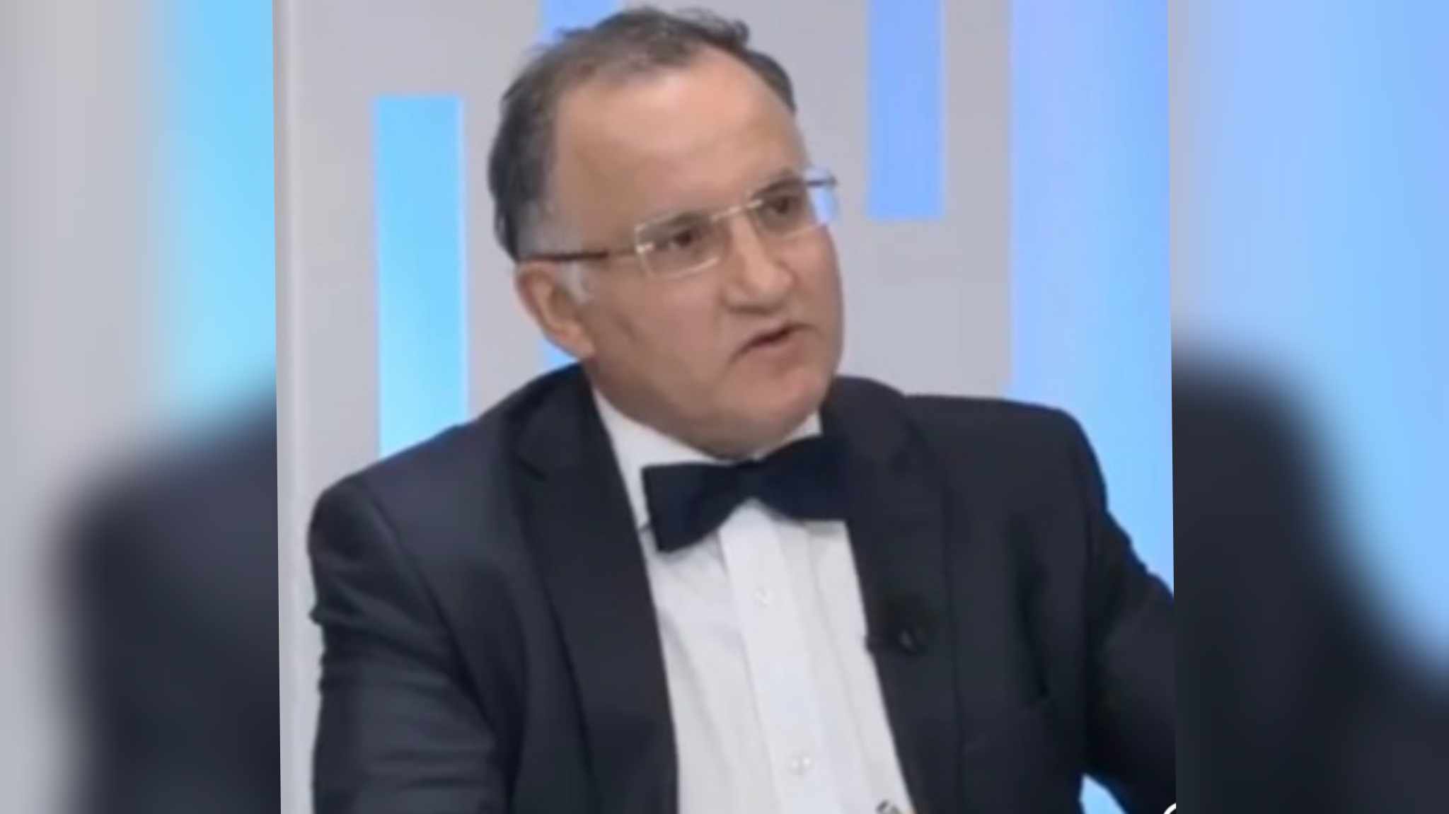 حكاياتهم  ..  الزعيم.. والسفير !